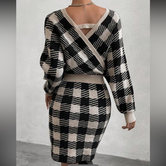 Classic Elegant Plaid Pattern Surplice Neck Sweater Dress Without Belt - Picture 2 of 6